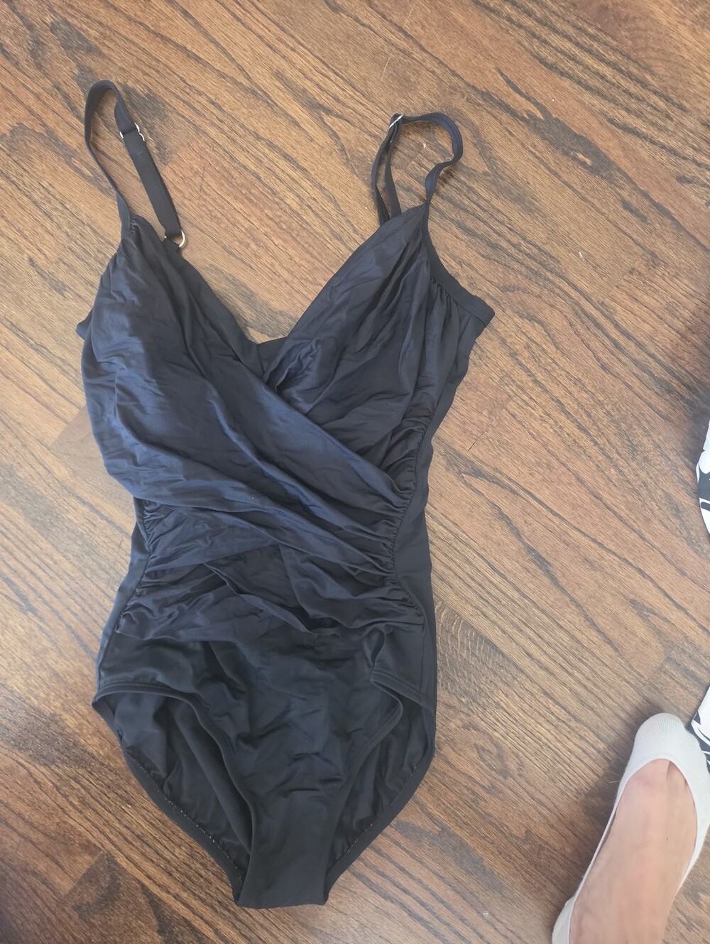 Womens Jantzen Black One-Piece Swimsuit, Size 8.